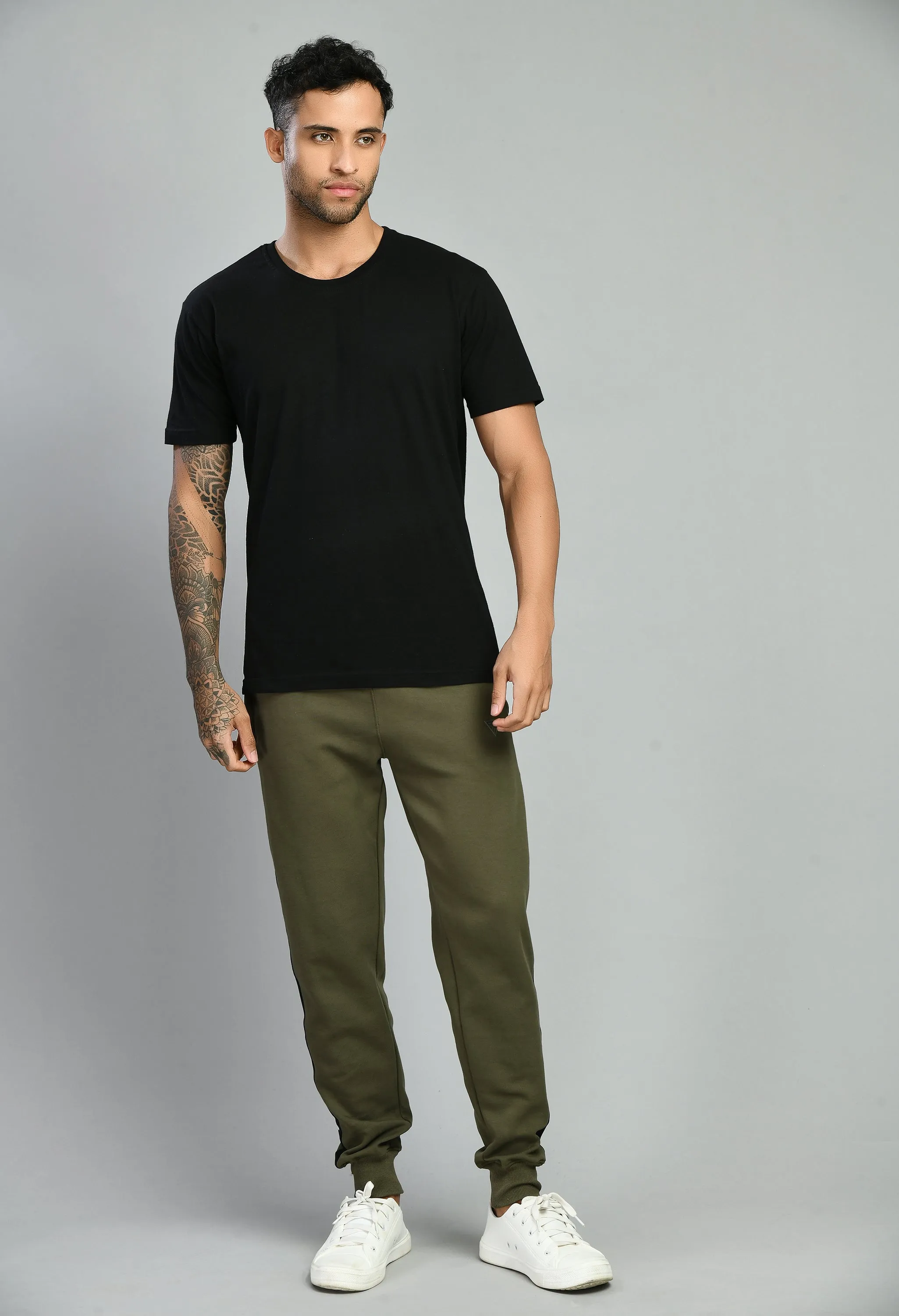 Men's Olive Plain Casual Trouser by Squirehood