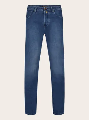 Slim-fit jeans